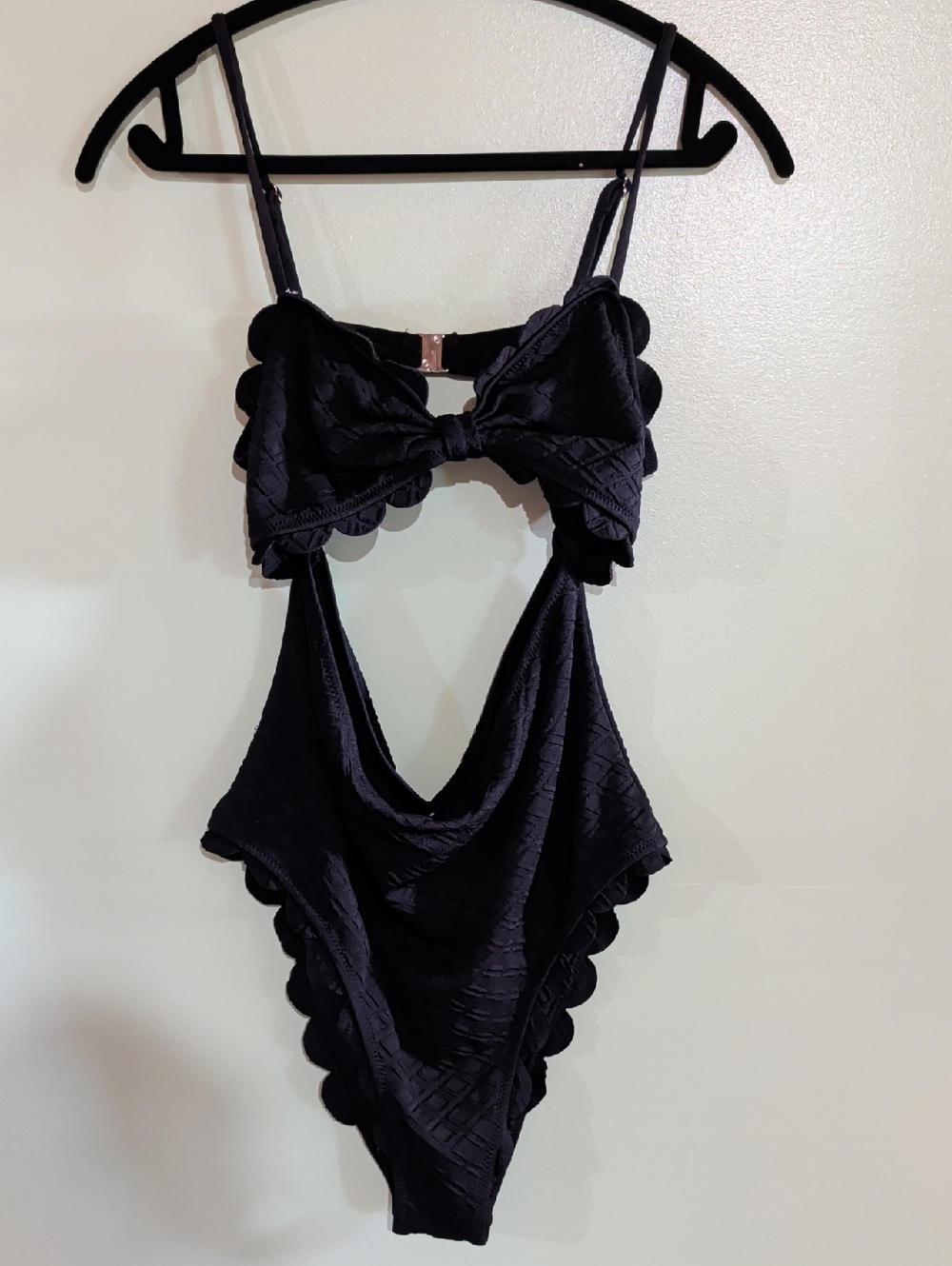Cupshe Black Scallop Bow One-Piece Swim